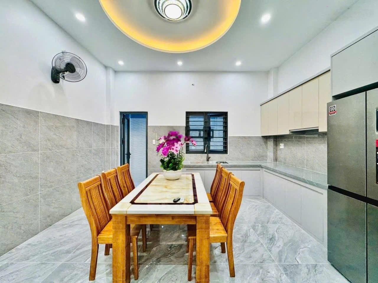 Chốt ngay căn nhà 2 tầng, 63m2 ngay Phổ Quang, Phú Nhuận - 4 tỷ 090. SHR, vị trí đắc địa, hẻm 4.5m