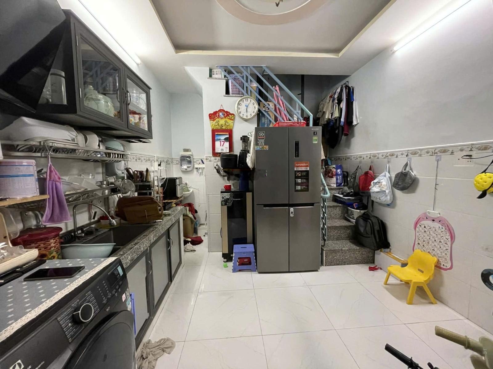 Bán nhà hẻm 1250 Huỳnh Tấn Phát, giá tốt