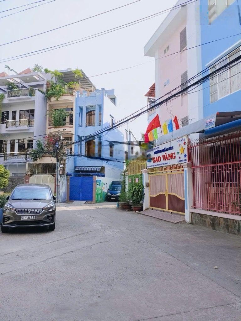 Siêu Phẩm 2 tầng .Trung Tâm Quận 11.đường tôn thất hiệp. Chỉ xách va li vào ở..giá hơn 4 tỷ xíu