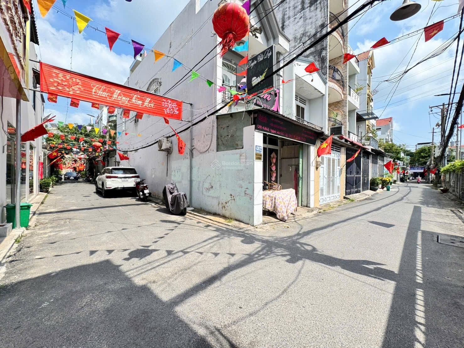 nhà mặt tiền hẻm 5 m nguyễn văn khối