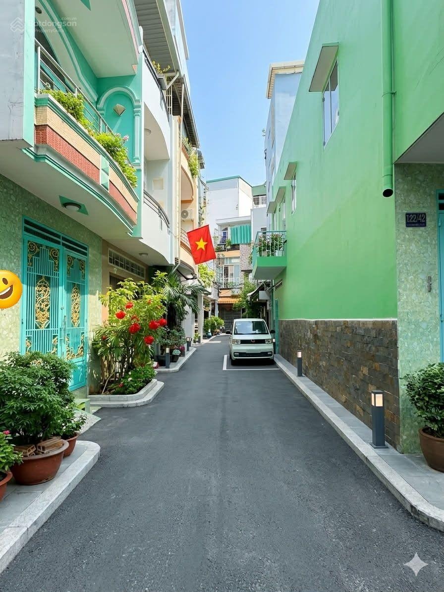 Nhà Mặt tiền lô góc 40m2 đường lạc long Quân Quân 11 không lộ giới,SHR đẹp,xe hơi đến nhà