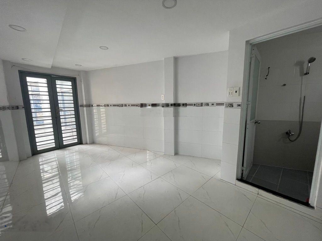 Nhà 3 tầng Ni Sư Huỳnh Liên HXH, hơn 2 tỷ