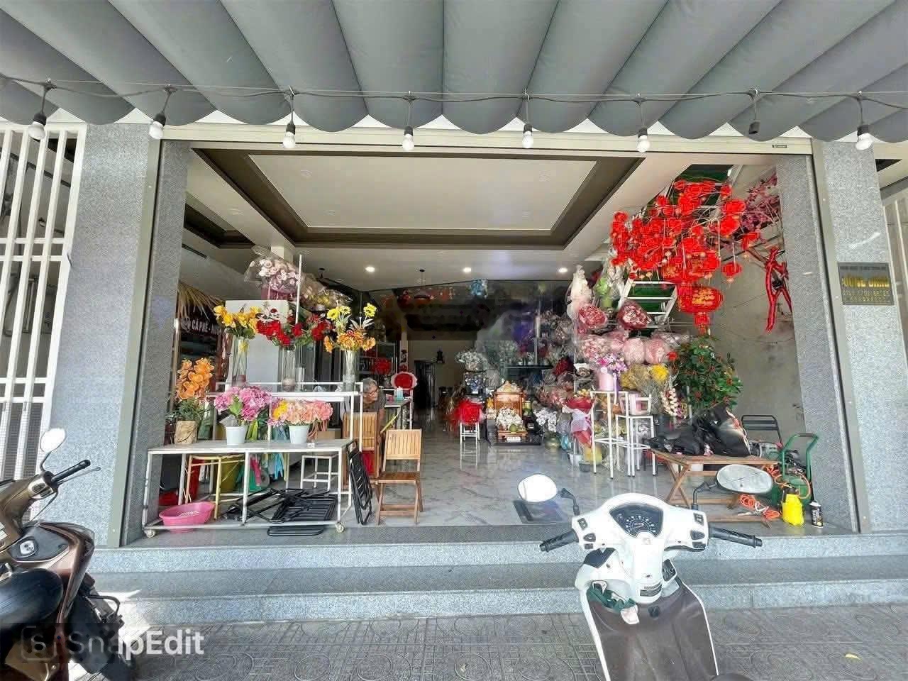 Bán Gấp Nhà 1 lầu 8x20 Giá 790 triệu. Nẳm ngay Chợ Hưng Long . Đang cho thuê 28 triệu/tháng