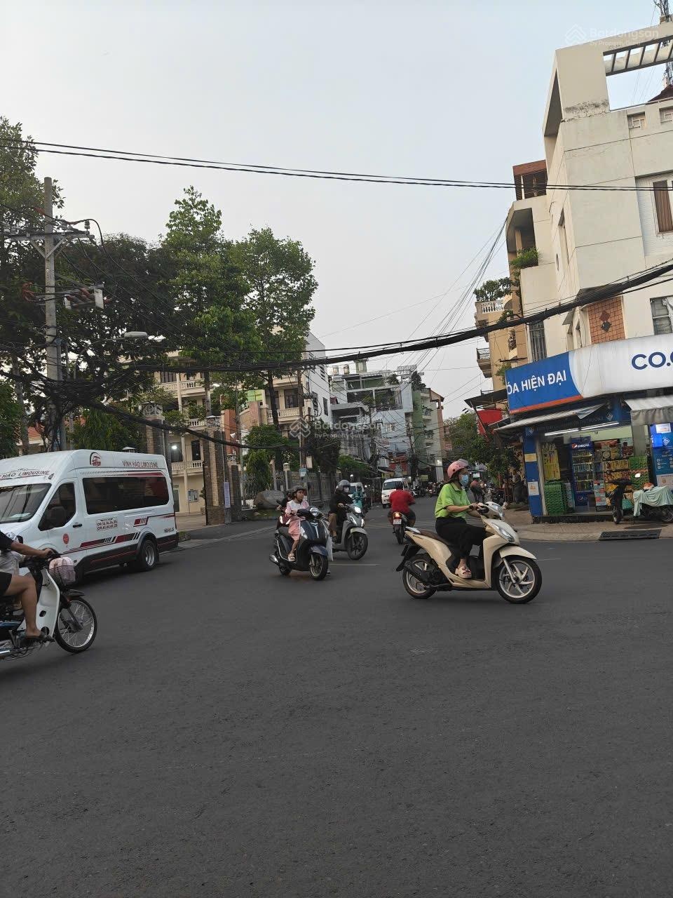 Tân bình gần ngay ngã tư bảy hiền hẻm xe ô tô 7 chỗ thông nhà 5 tầng btct hoàn công đủ giá 5,7tỷ