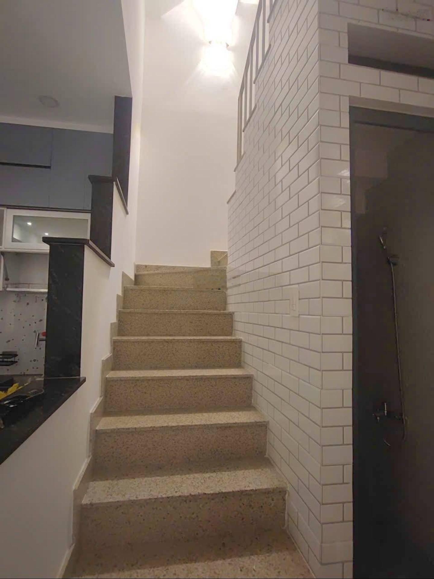 Bán nhà 32m2, ngang 6.3m, 3pn,4wc hxh phan huy ích - chỉ 4 tỷ