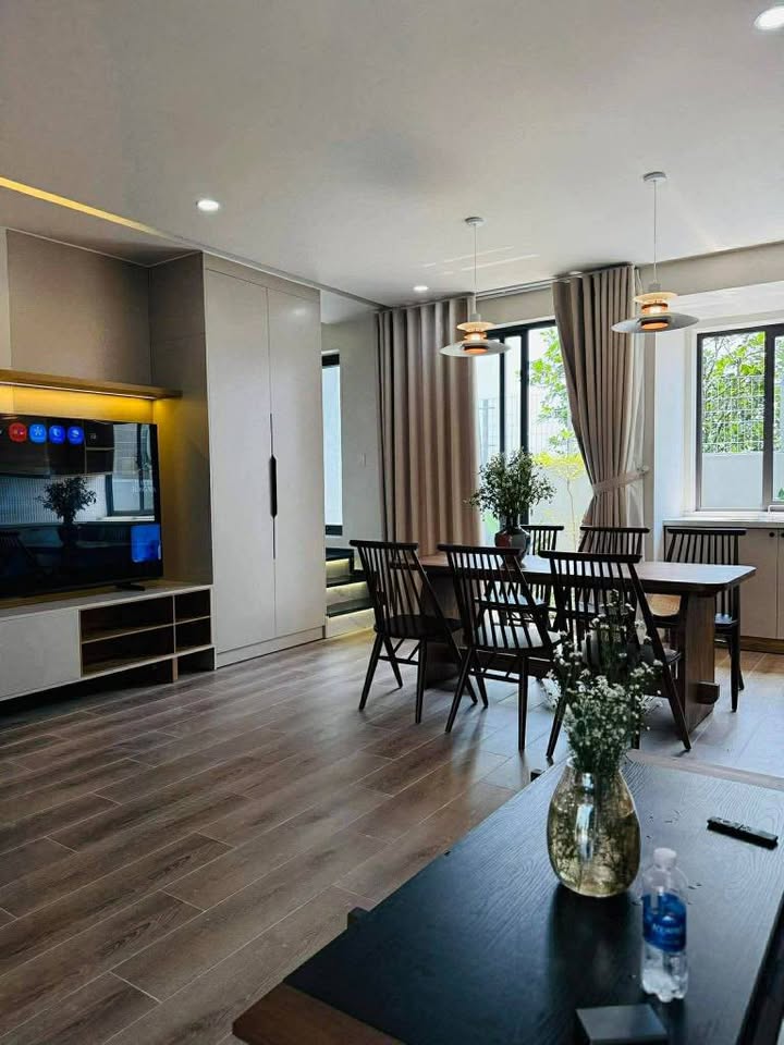 Bán nhà 2 tầng kiệt xe hơi Quảng Tế, Huế, giá 3.65 tỷ, đủ nội thất, sổ hồng hoàn công