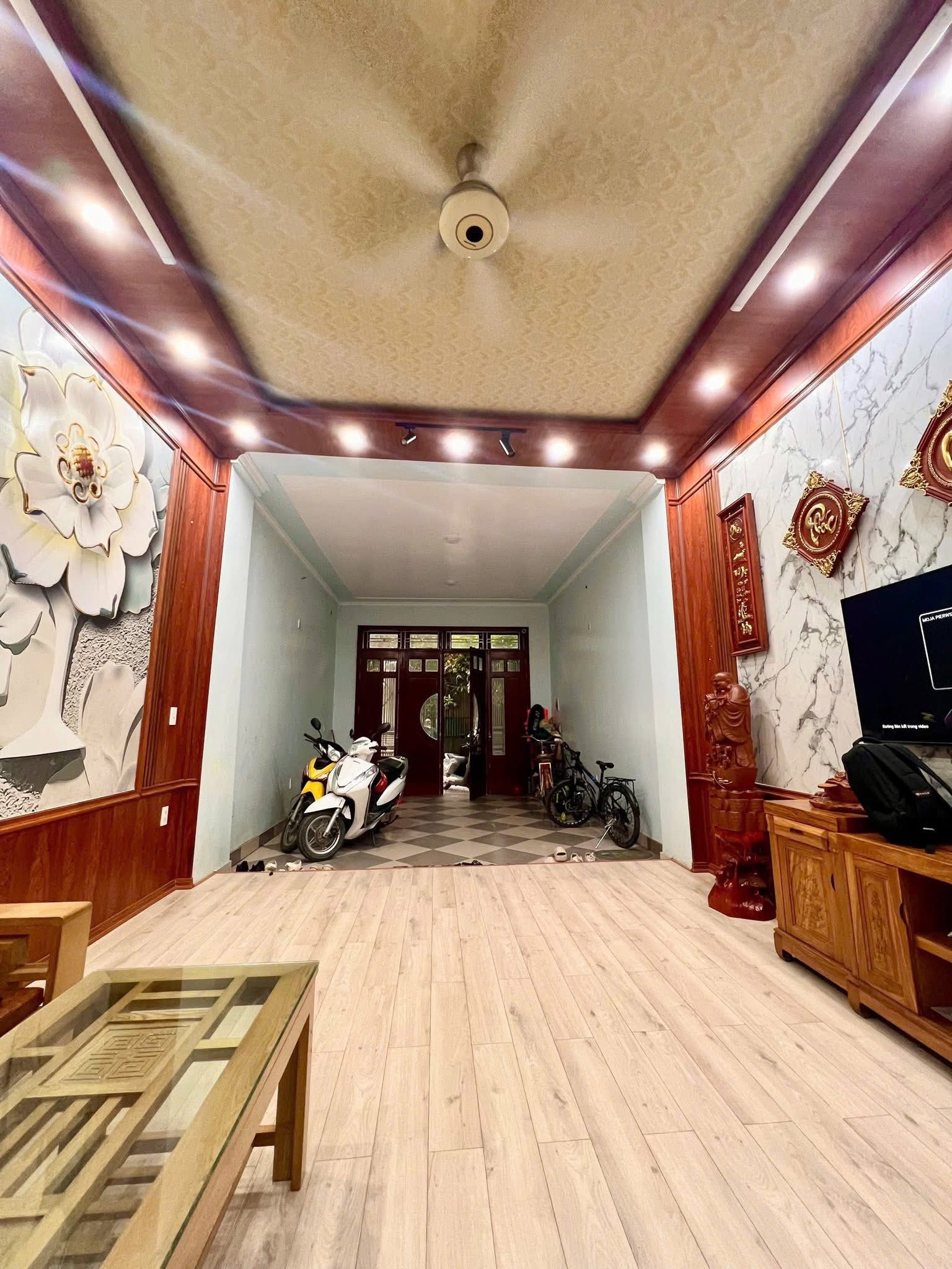 Bán nhà đẹp 3,5 tầng tái định cư Trần Lãm, gần sân bóng Trang Long, Hưng Sơn, Đức Nguyên