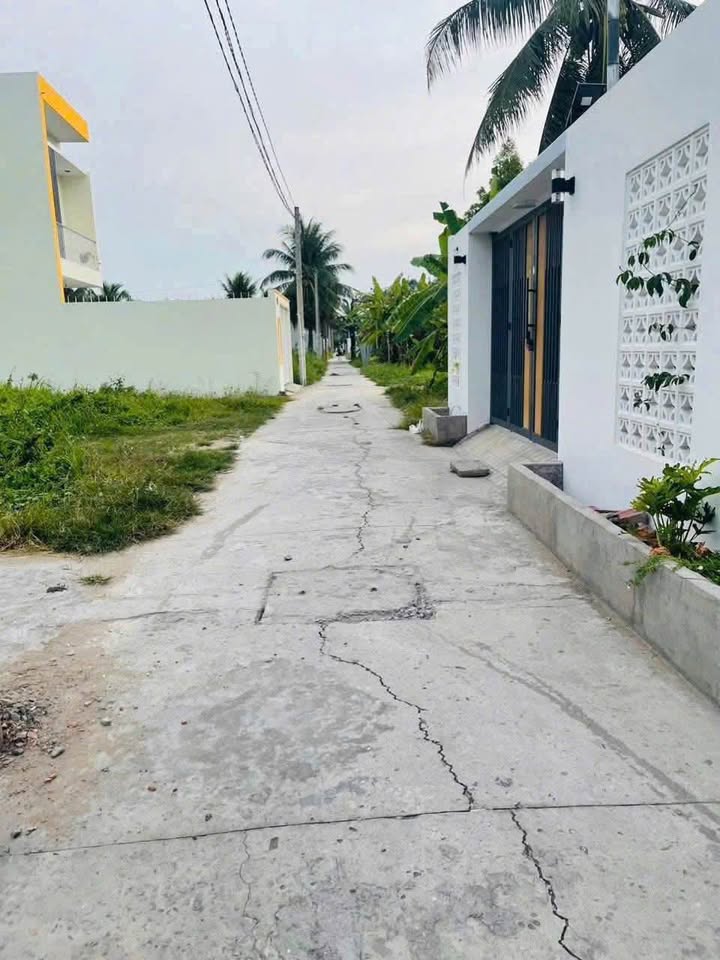 Bán 2 nền liền kề Phú Tân, Bến Tre, sau bến xe Bến Tre, giá 5.5 triệu/m2