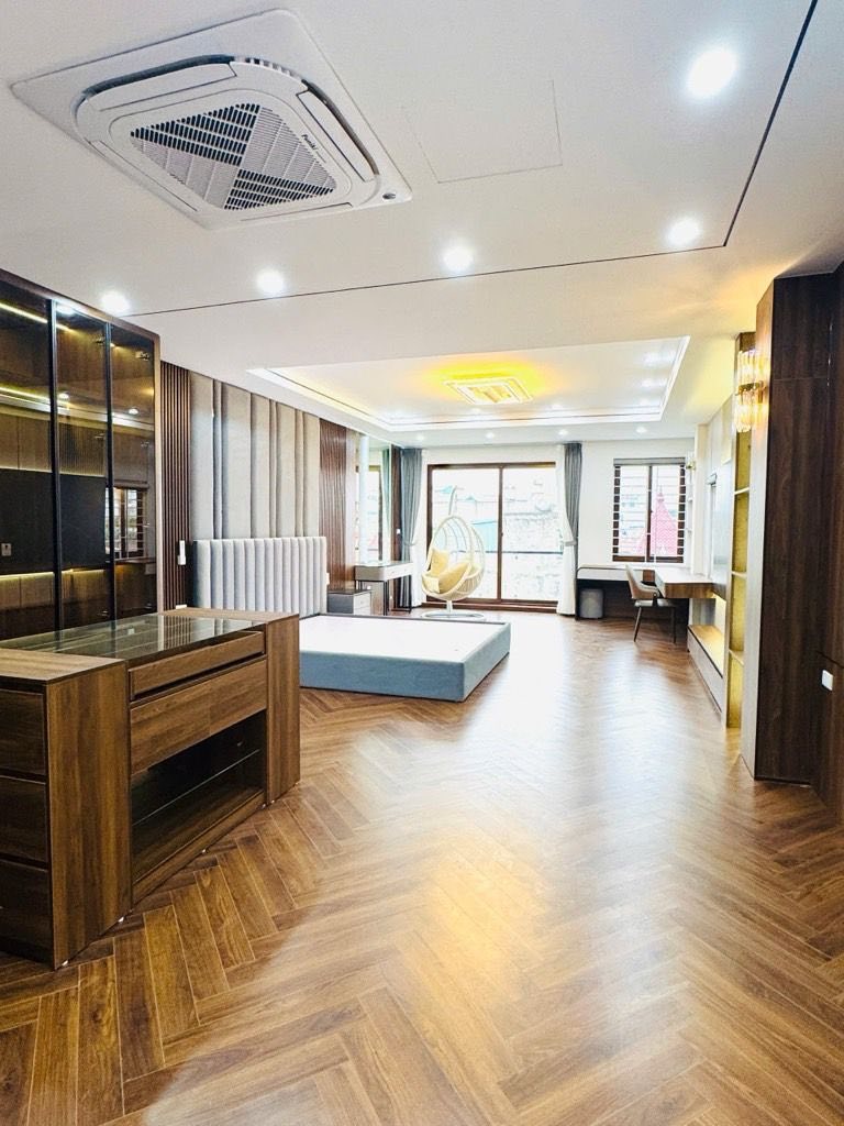 Bán nhà Bát Khối, Long Biên, 50m2, 6 tầng thang máy, ngõ trước nhà 6m, ô tô ngủ trong nhà