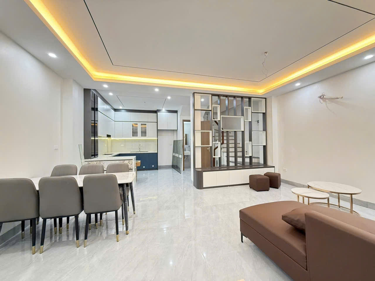 Nhà 4 tầng An Thượng, An Khánh, ô tô đỗ cửa, sổ đỏ vuông vắn, giá hấp dẫn