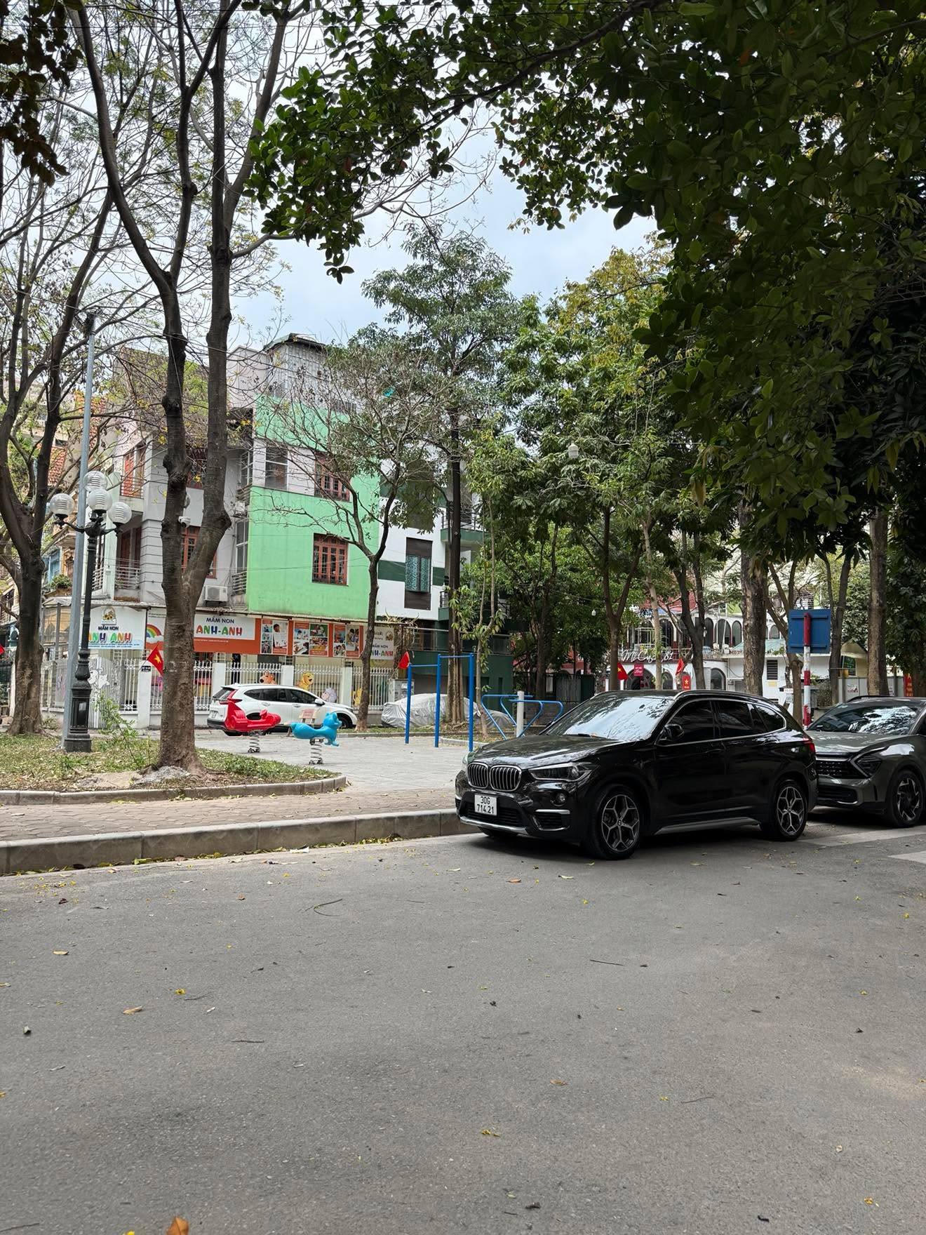 Bán biệt thự khu đô thị Mỹ Đình 1, sát vườn hoa, mặt tiền 8m bề thế, giá 39.8 tỷ