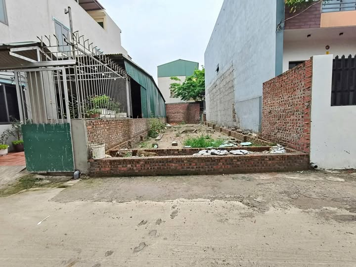 Bán mảnh đất 50m2, giá 1.5 tỷ, Hà Đông, gần Đại học FPT, đường ô tô