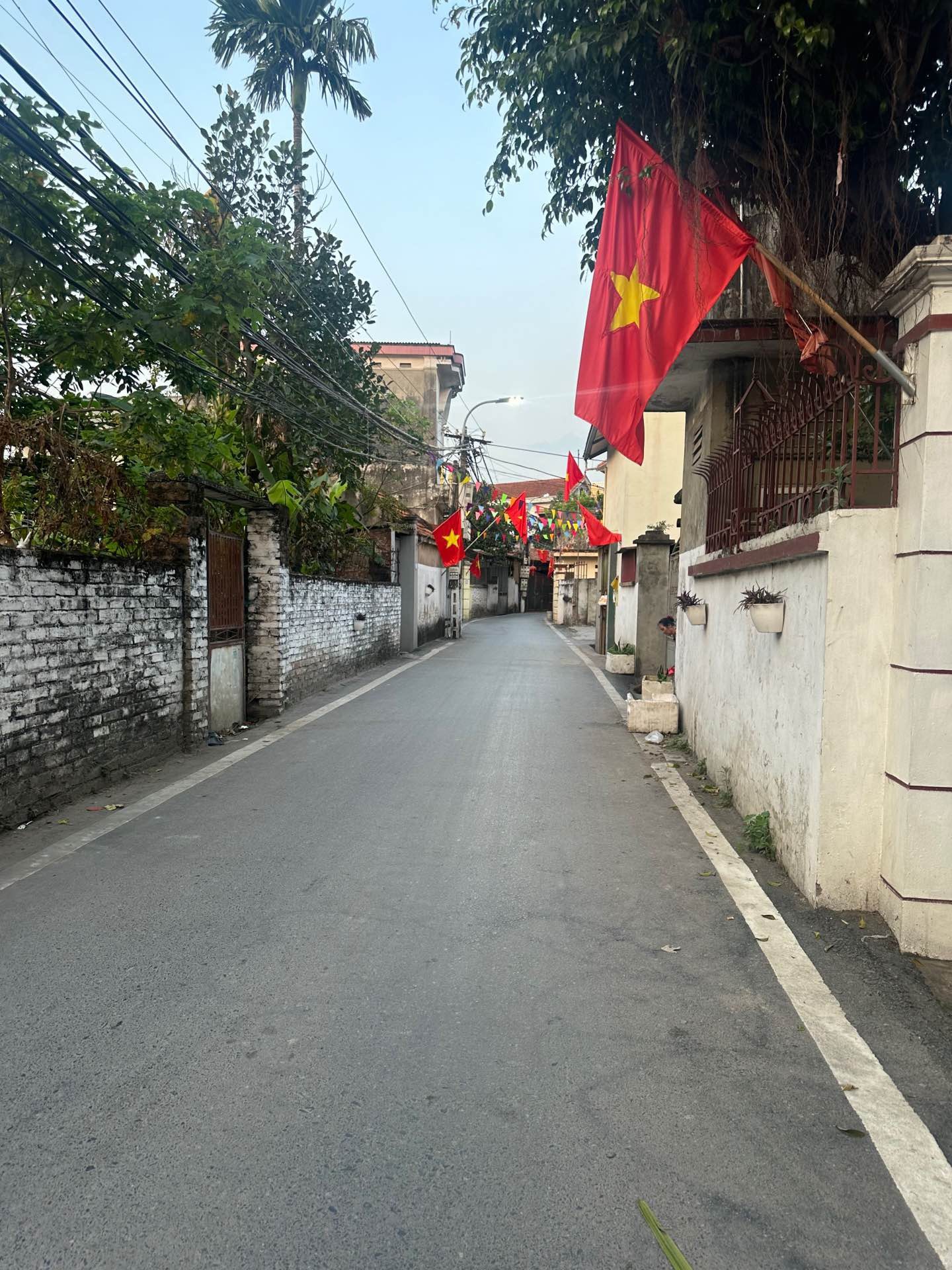 Bán nhà quá đẹp tại Đức Thượng, Hoài Đức, 50m2, 4 tầng, giá 5 tỷ