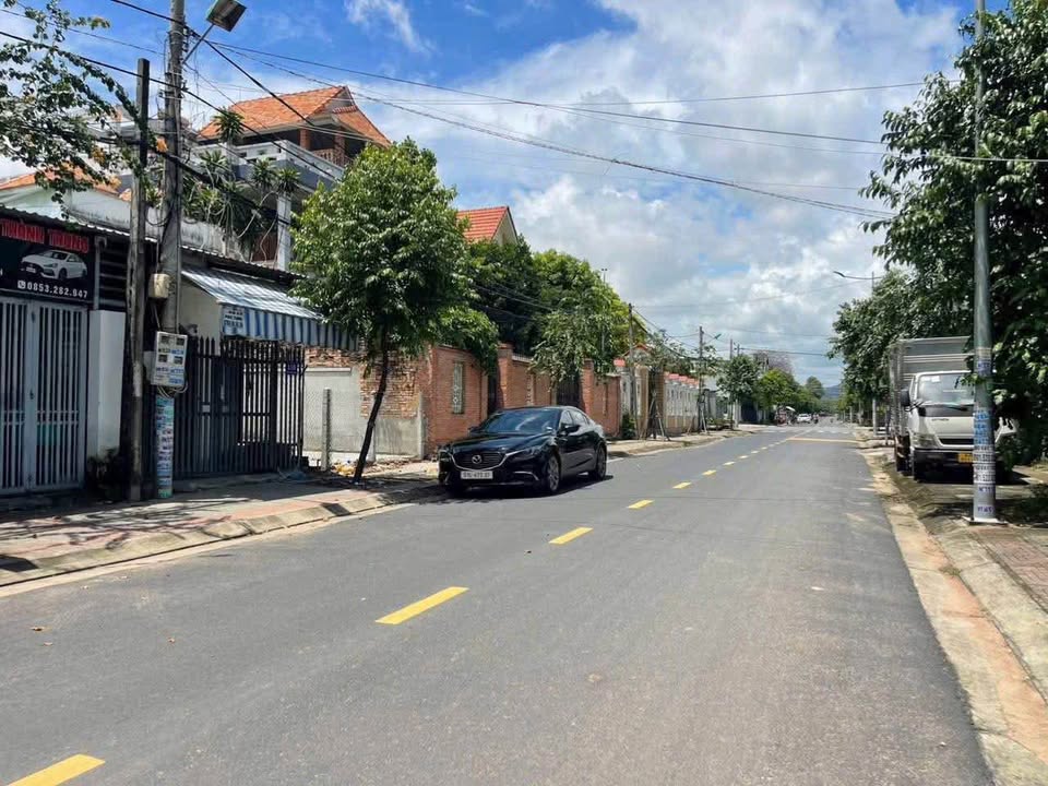 Chính chủ gửi lô đất mặt tiền đường Trần Quang Diệu, Long Toàn nay là phường Bà Rịa, giá 2.8 tỷ