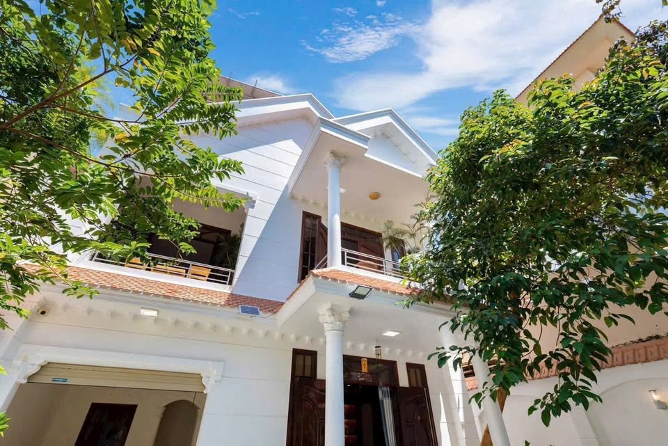 Bán biệt thự Lạc Long Quân, phường 2, Vũng Tàu, giá 28 tỷ