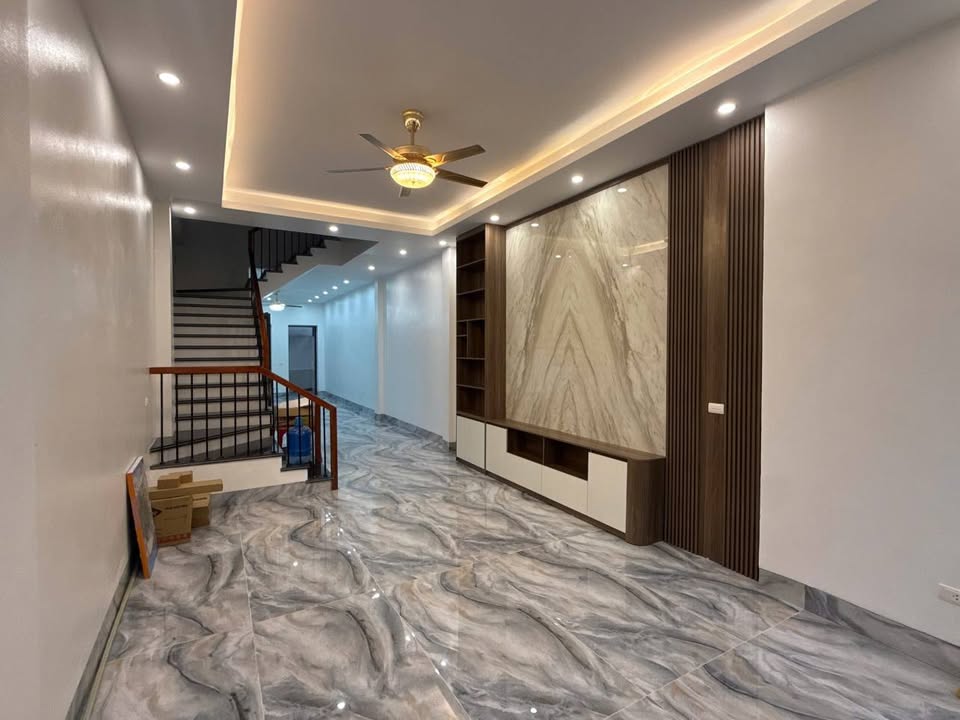 Bán nhà 3 tầng mới cứng Vũ Ninh, 3 ngủ, đường ô tô để trong nhà