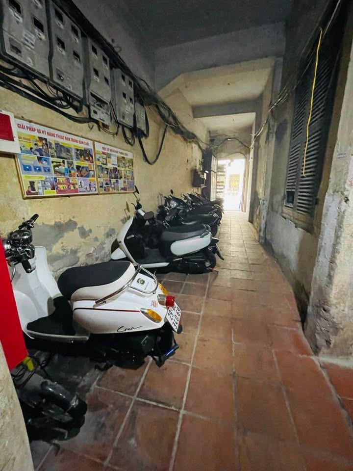 Bán nhà tập thể Phố Huế, Hai Bà Trưng, sổ đỏ 25m2, sử dụng 80m2, giá 5,5 tỷ