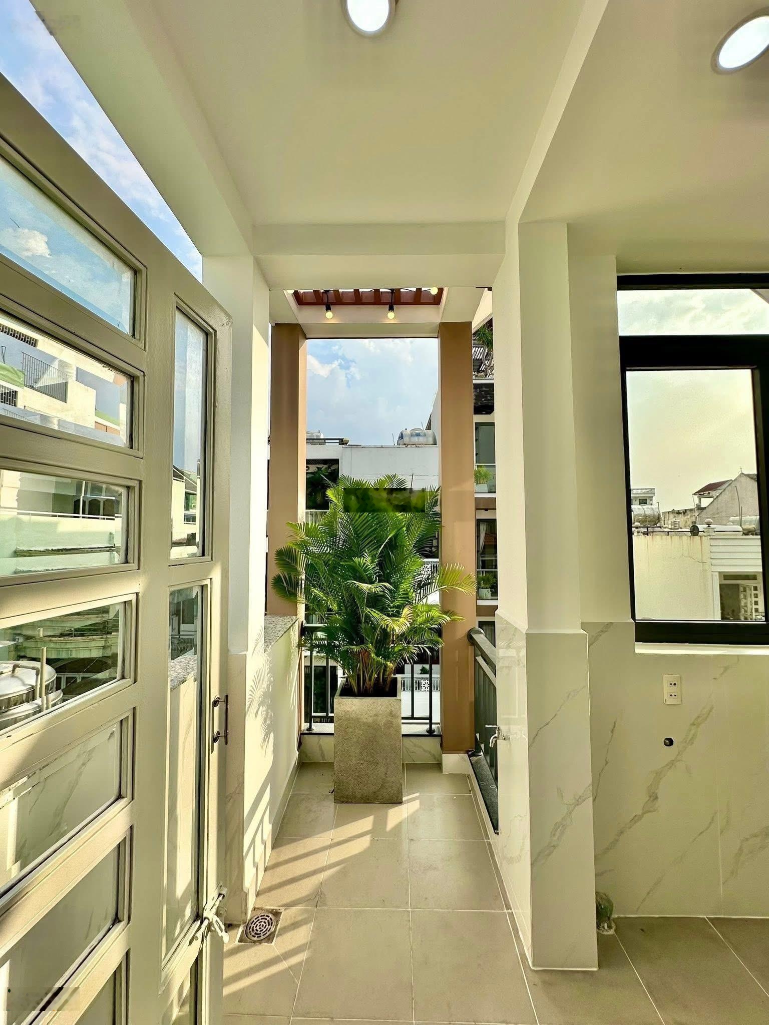 Nhà phố siêu đẹp, đường Lê Đại Hành/ Q11. DT 82m2(4,5m x 18m) Giá 4.2 tỷ. Gần SCĐ Phú Thọ