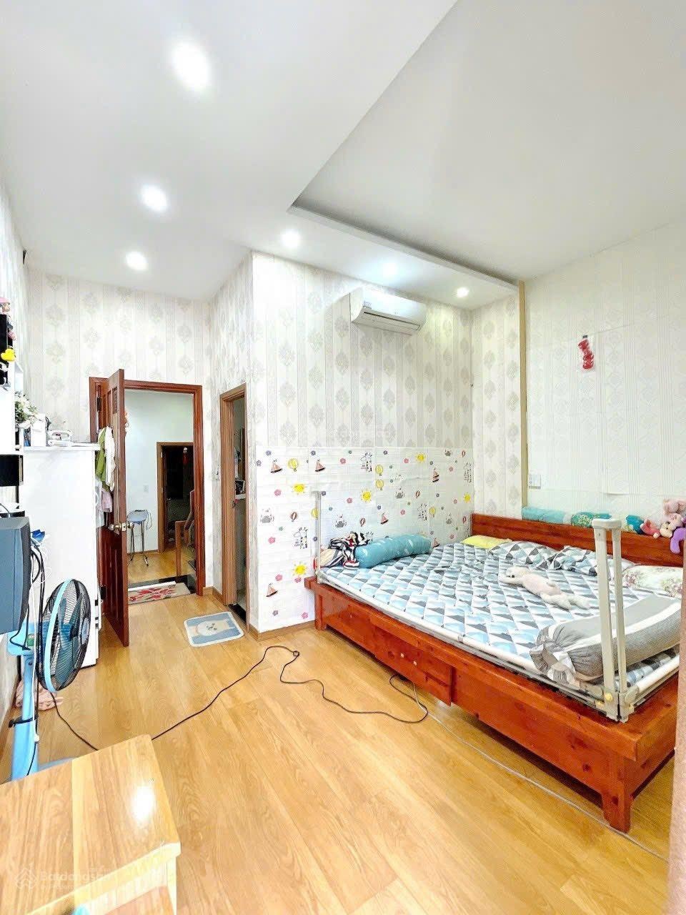 Kẹt tiền bán gấp nhà 2 lầu đang cho thuê 15tr/1th đường Trần Đại Nghĩa gần vòng xoay An Lạc 990tr