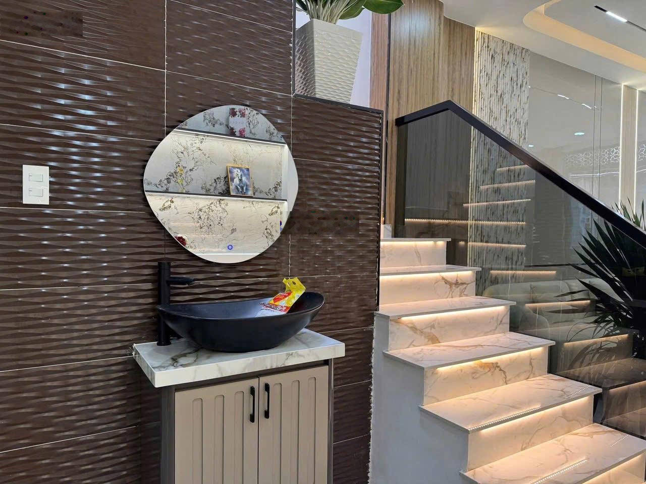 Đầu tư cực sốt nhà đẹp - lê lợi gò vấp - 3,56 tỷ! 42m2 3pn 3wc - shr - hxh