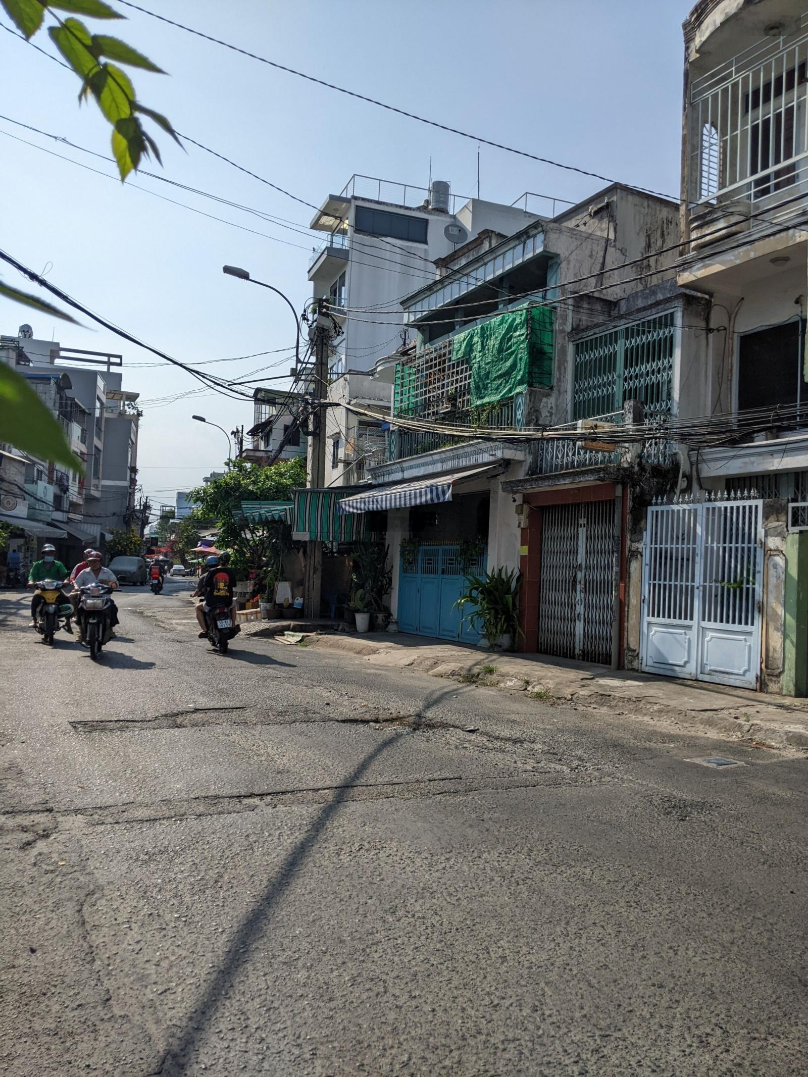 Bán gấp nhà mặt tiền - Q11 - Gần Lê Đại Hành - 2 tầng - Chỉ 5, x tỷ