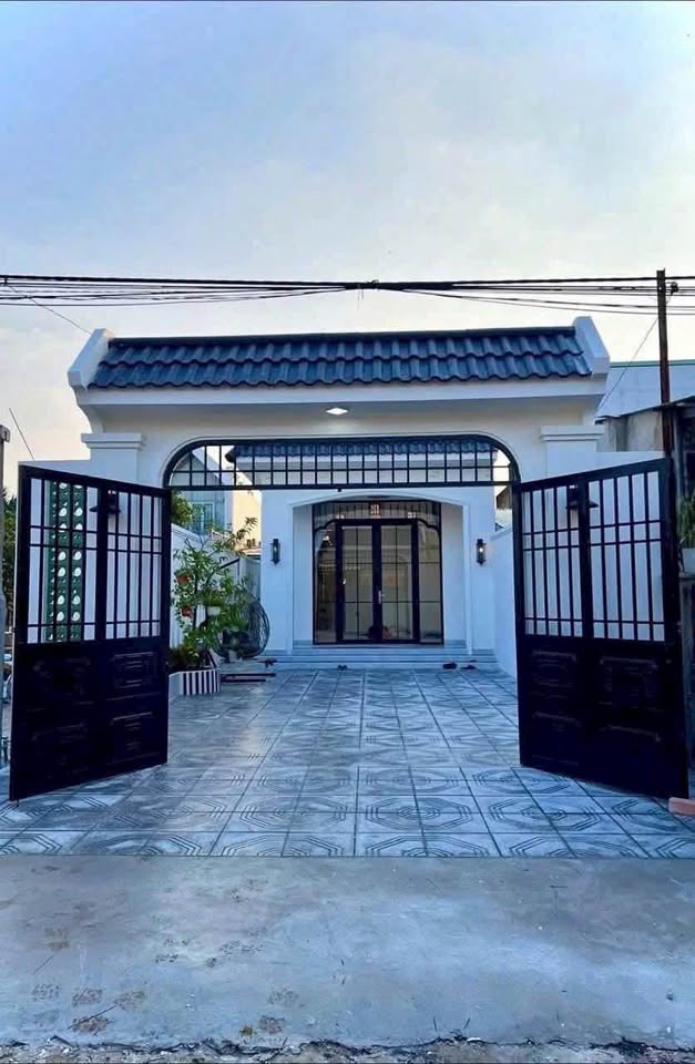 Nhà mới hoàn thiện, tặng full nội thất, 2,29 tỷ, Hẻm 19 Nguyễn Văn Linh, Tây Ninh