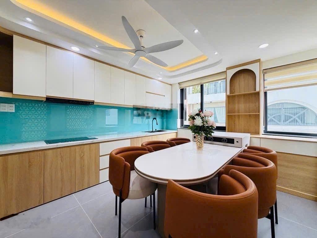 Giá chỉ 3tỷ680/60m2 đường Nguyễn Chí Thanh - Q11. Cắt với Dương Tử Giang. Cho thuê 26 triệu tháng.