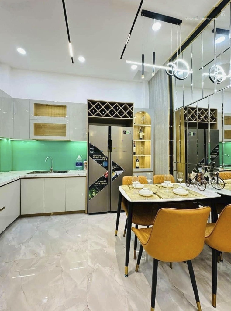 Bán nhà đường Trần Quang Diệu ,P14 , Quận 3 ,có dòng tiền 15tr/tháng ,giá bán 2tỷ750 ,LH 0904472779