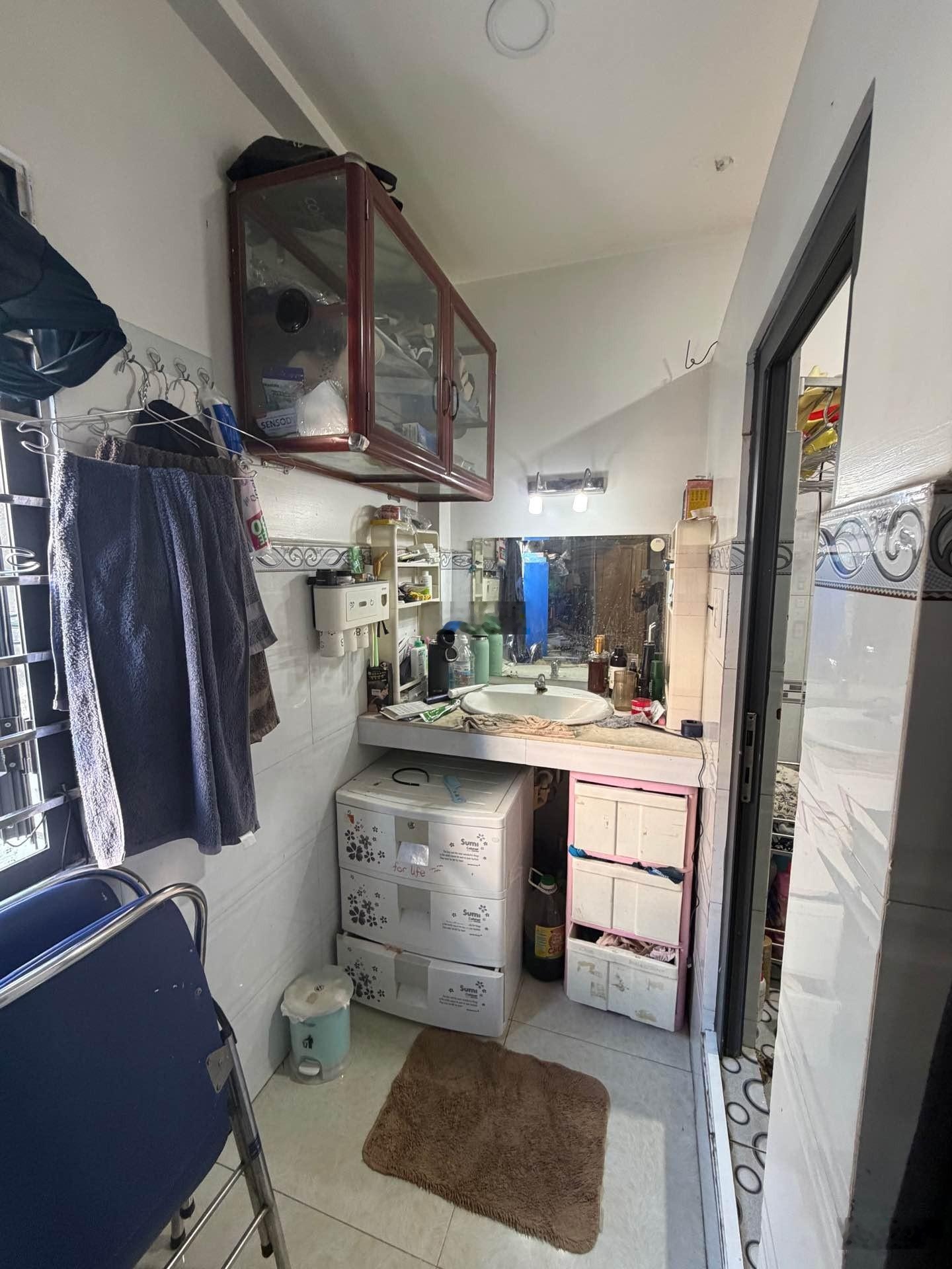 Bán nhà hẻm 6m Lạc Long Quân 5.2 tỷ 3 tầng Quận 11