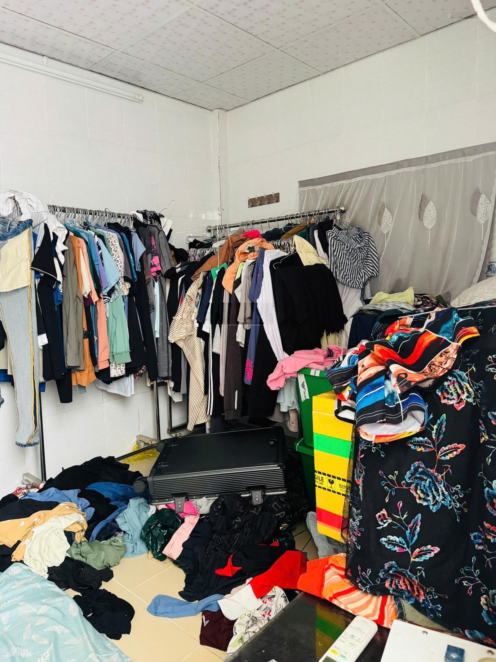 Chỉn nhỉn 1 tỷ có nhà mặt đất 2pn, tt q5, cách mặt tiền 1 căn, phường an đông