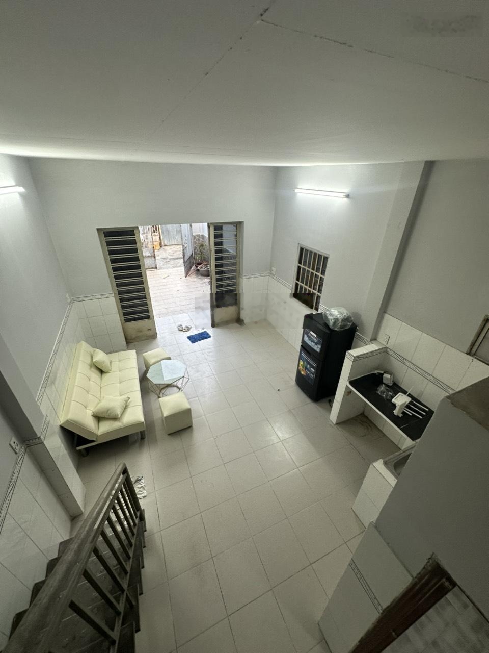 Cho thuê nhà nguyên căn 1 trệt 1, sân để xe