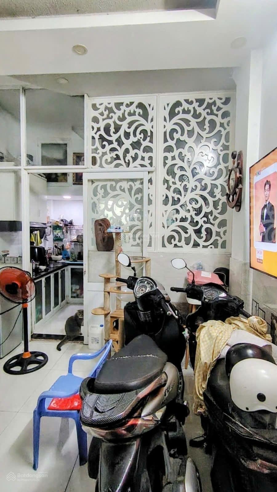 Hiếm bán nhà thích quảng đức, phú nhuận 3 tầng giá 4.4 tỷ