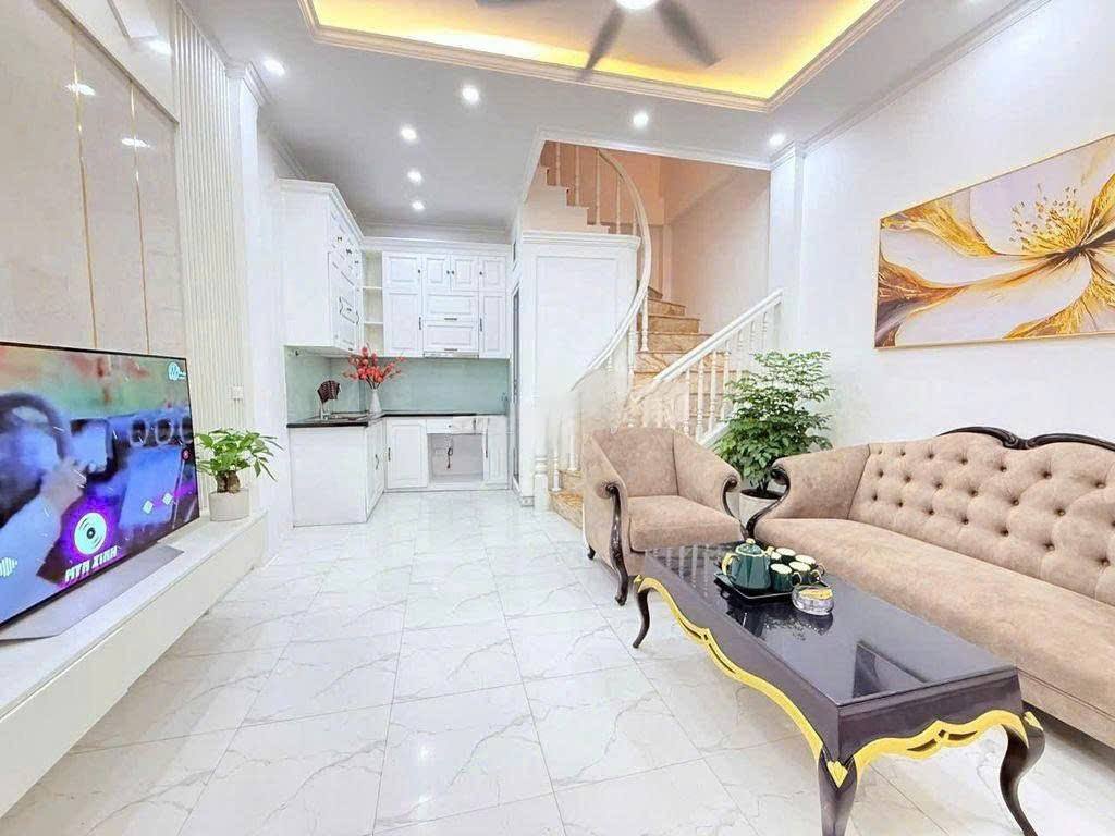 Cho thuê nhà riêng quận Đống Đa, thành phố Hà Nội, giá 15 triệu/tháng