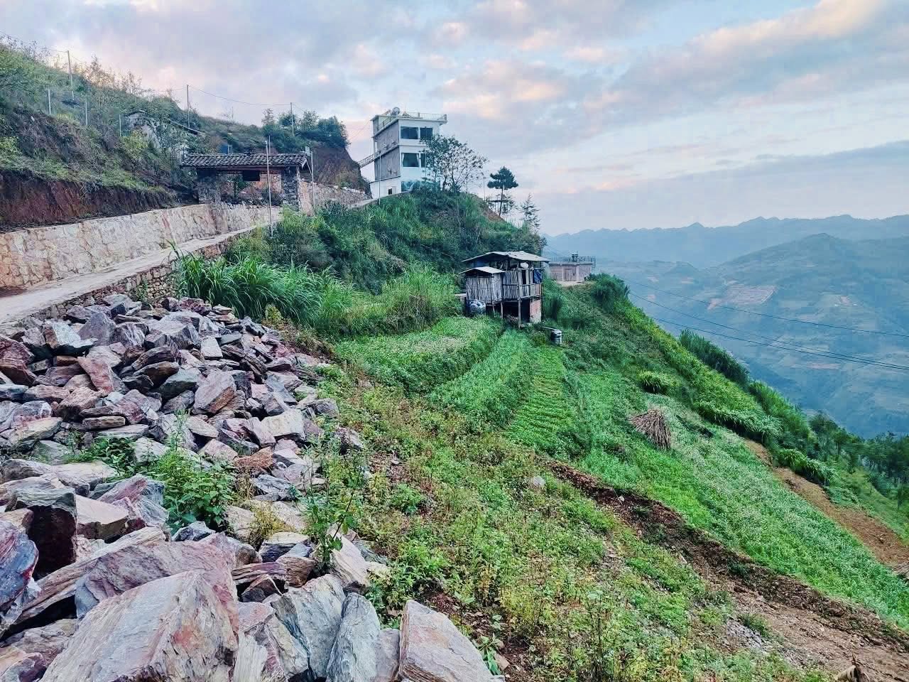 Bán đất huyện Đồng Văn, tỉnh Hà Giang, giá 3 tỷ