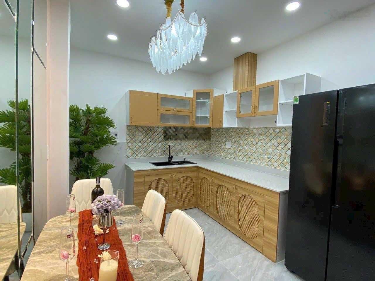 Chốt nhanh kẻo mất căn nhà phố Bùi Hữu Nghĩa, P 7, Q 5, DT 68m2, giá 3 tỷ 950tr, cho thuê 18tr, SHR