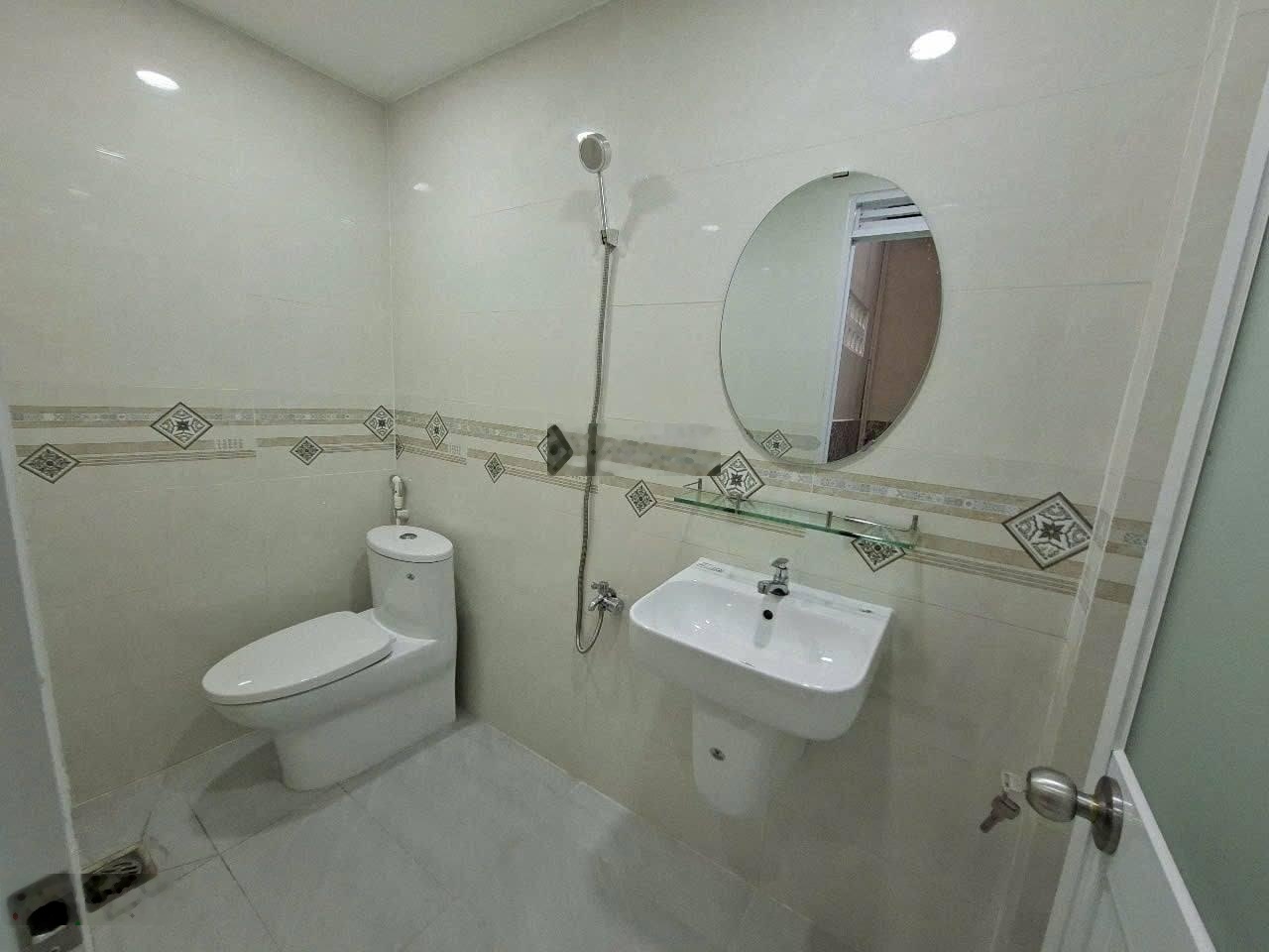 Bán nhà ngang 5m, 65m2, P15 Trần Thị Trọng nhà cách mặt tiền 50m thông thoáng