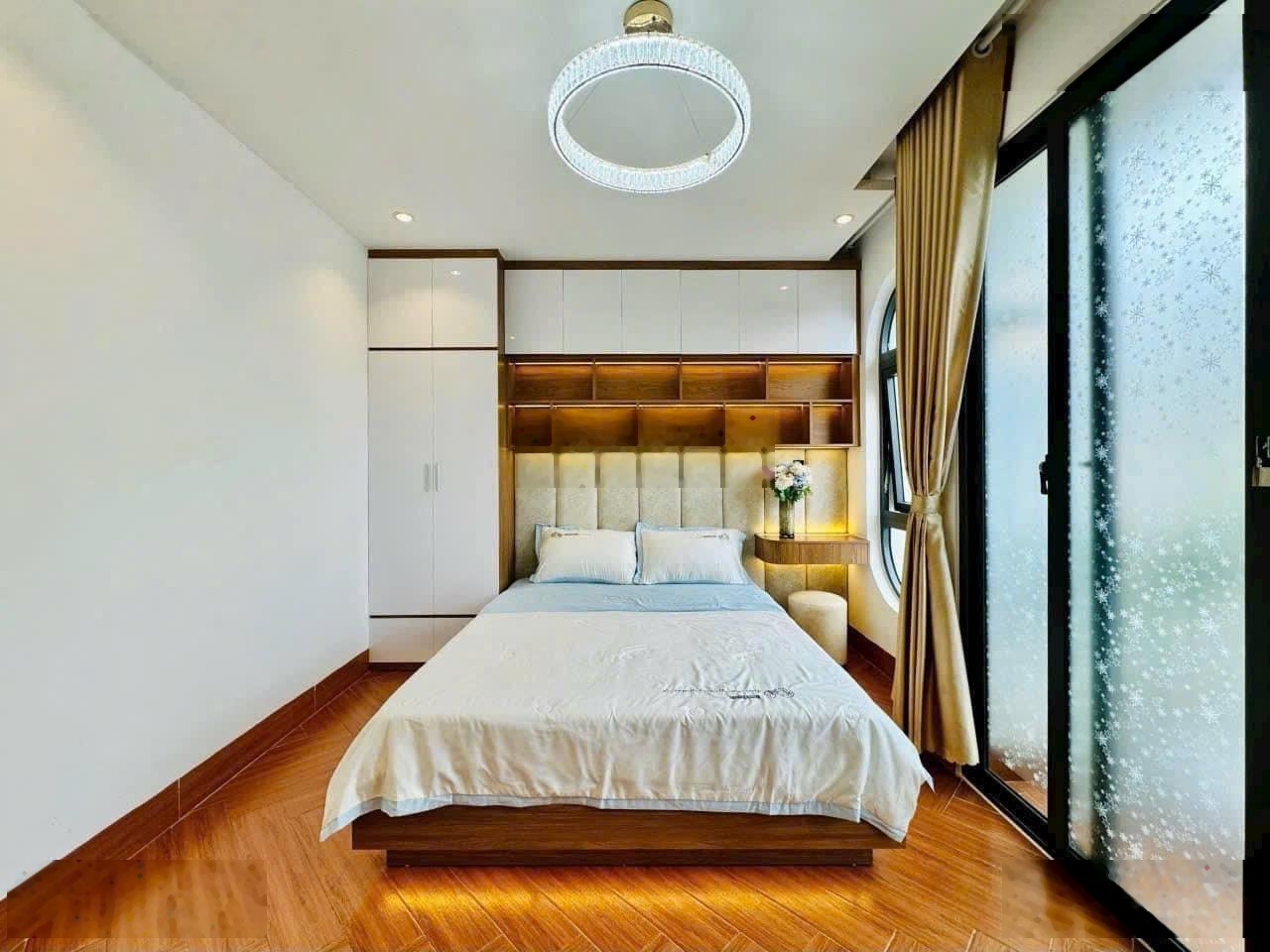 Chính chủ cần bán gấp nhà 54m2 Trần Quang Diệu, P14, Q3. Gía 2 tỷ550 Sổ hồng riêng