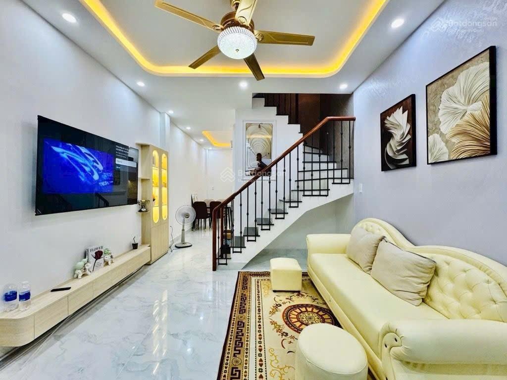 Bán nhà nguyễn đình chiểu - quận 3 giá 2,7 tỷ cực hiếm ở khu vực - giá siêu cạnh tranh ! chốt gấp