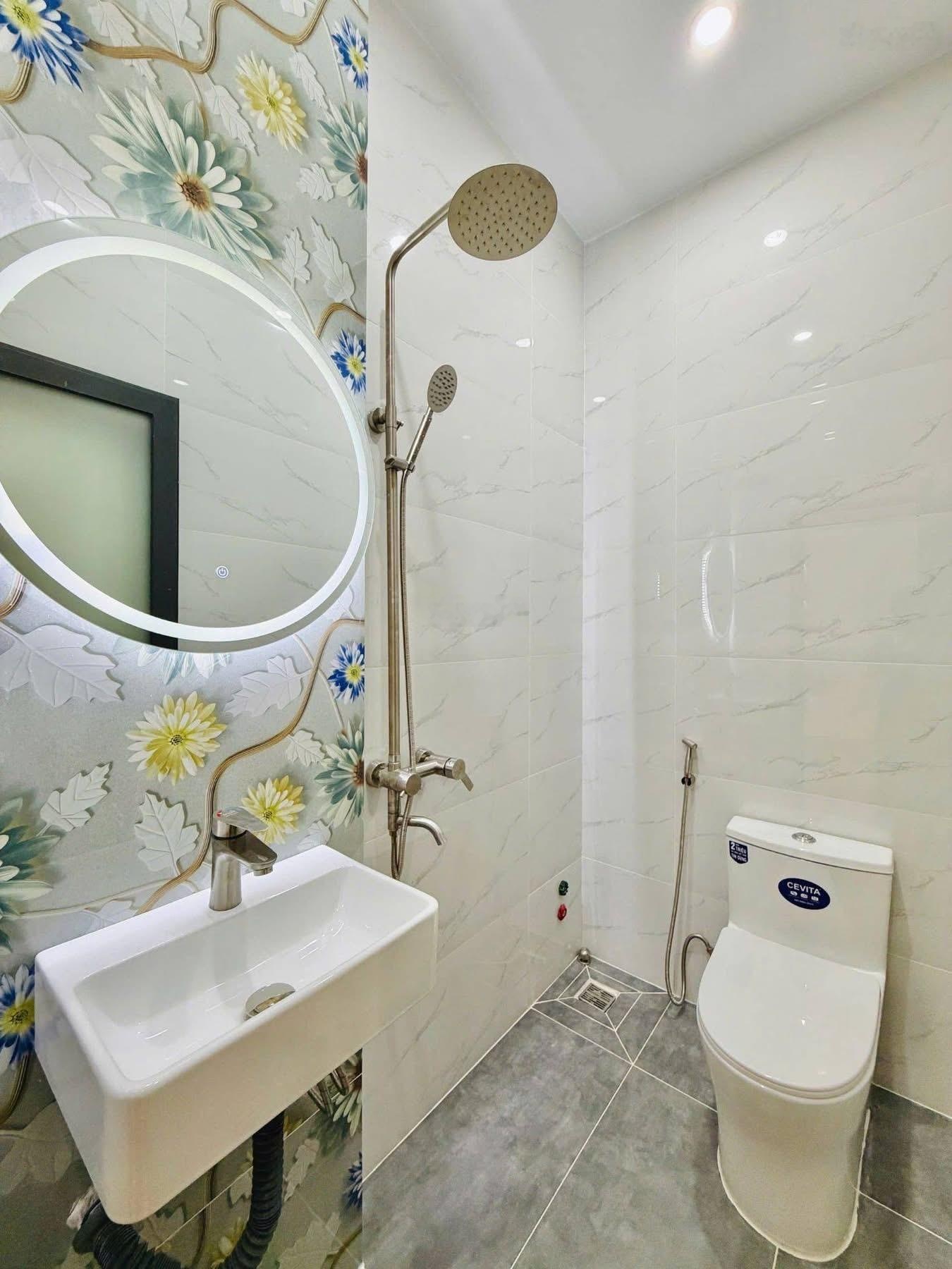 Nhà ngộp trung tâm Phú Nhuận đường Đặng Văn Ngữ 40m2, 1T2L, 2tỉ050. Sổ riêng, HĐT 12tr/th