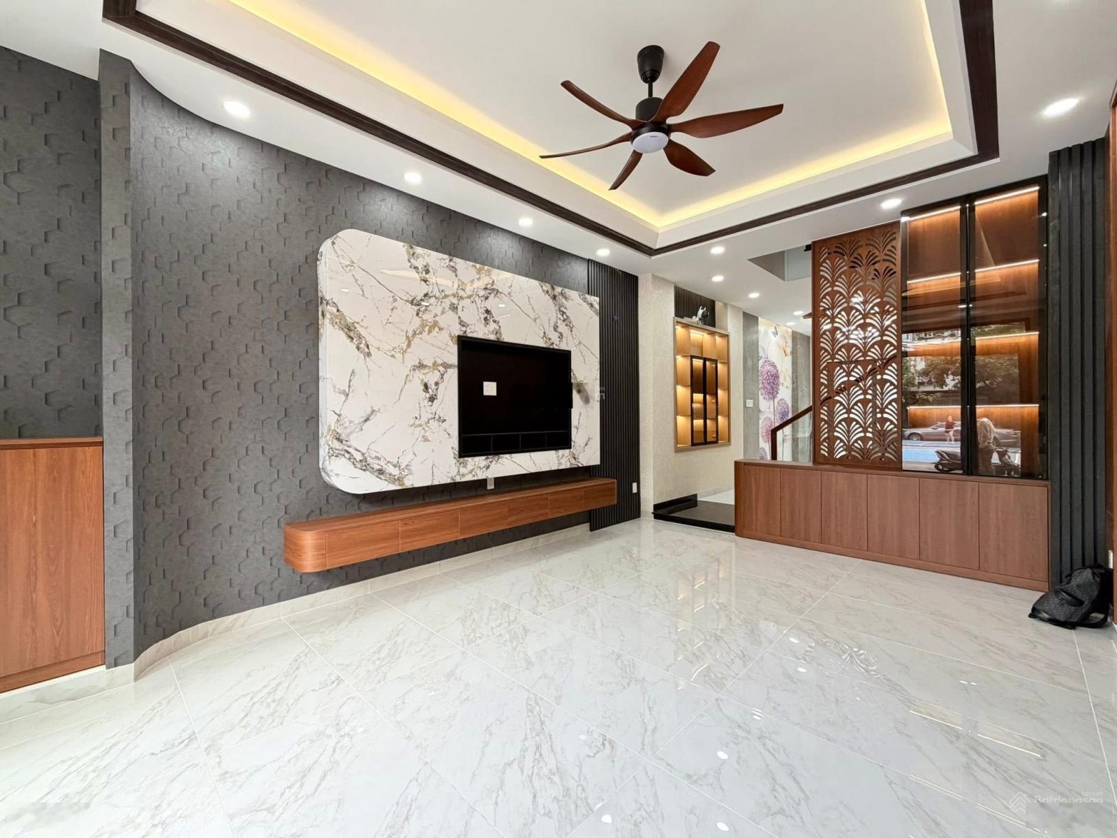 Giảm sâu 300tr còn 3,2tỷ ngay đường phạm văn hai - tân bình | hẻm xe hơi 6m - đang cho thuê 19 tr