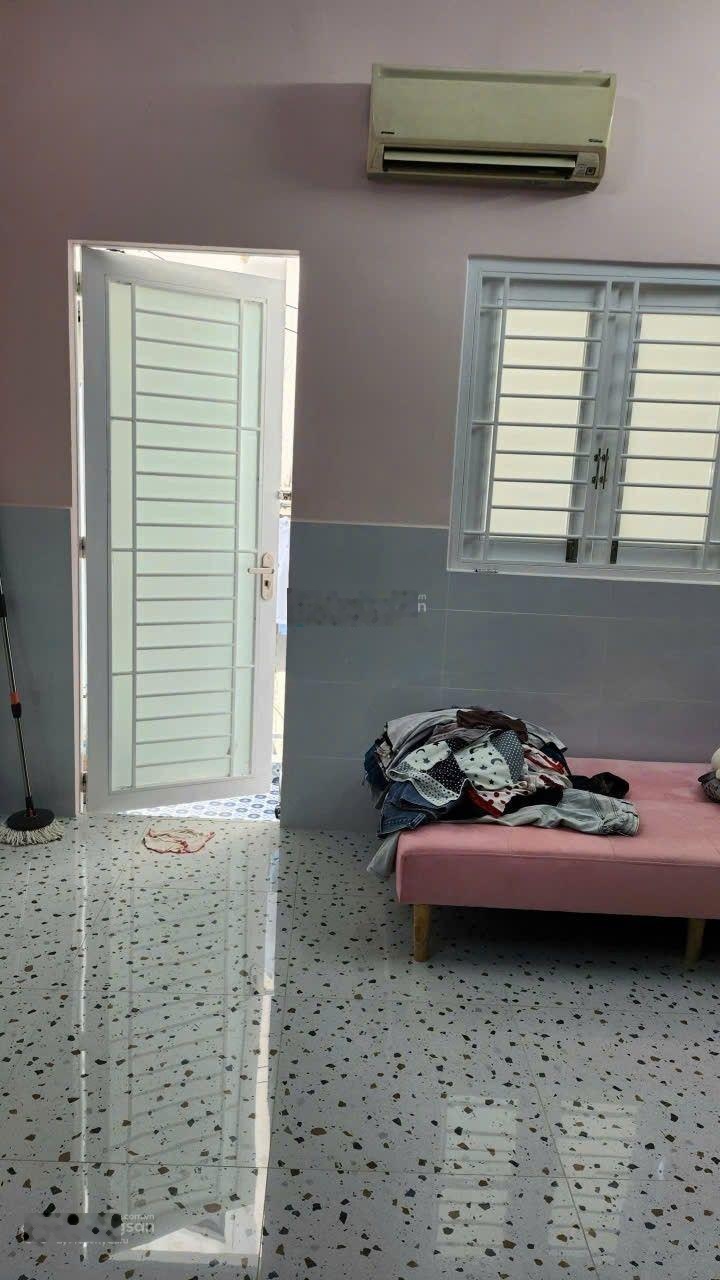 Nhà bán hẻm Xuân Diệu, f4 Tân Bình, ngay trung tâm triển lãm. 2 tầng - dt 3,8x6,3