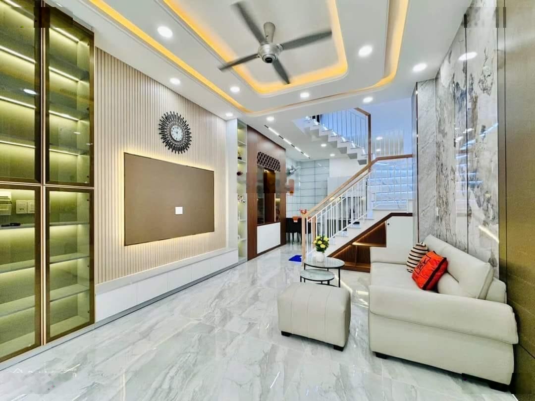 Chính chủ bán gấp nhà đường Chiêu Anh Các, Phường 5, Quận 5. 63m2, 3tỷ550tr, đang cho thuê 21tr/th