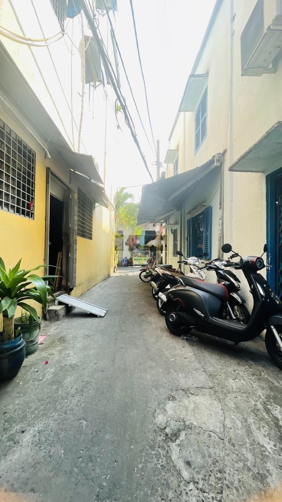 Nhà cao tầng đẹp khu VIP Bàu Cát- Cách vài căn ra mặt tiền- Hẻm thông- chỉ nhỉnh 5 tỷ