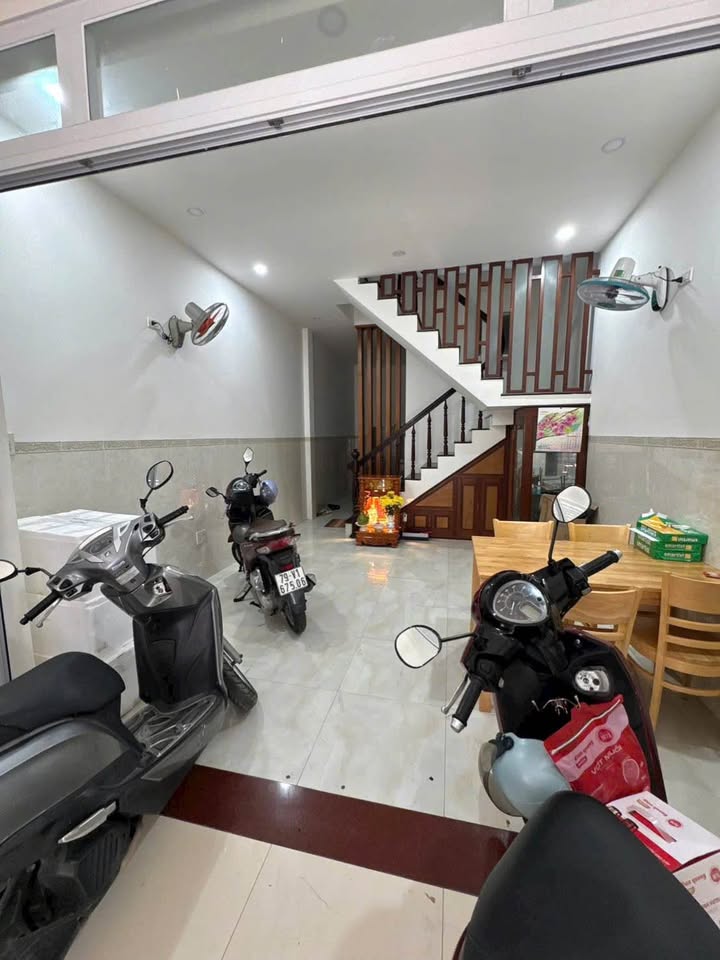 Bán nhà riêng thành phố Nha Trang, tỉnh Khánh Hòa, giá 6,25 tỷ