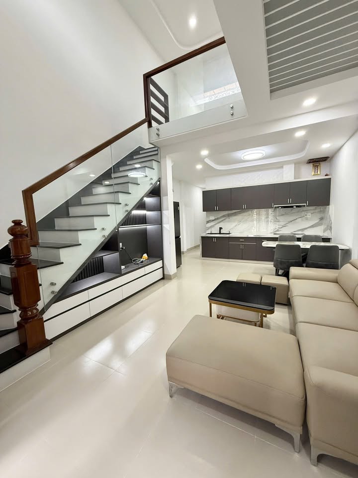 Bán nhà riêng thành phố Nha Trang, tỉnh Khánh Hòa, giá 6,85 tỷ