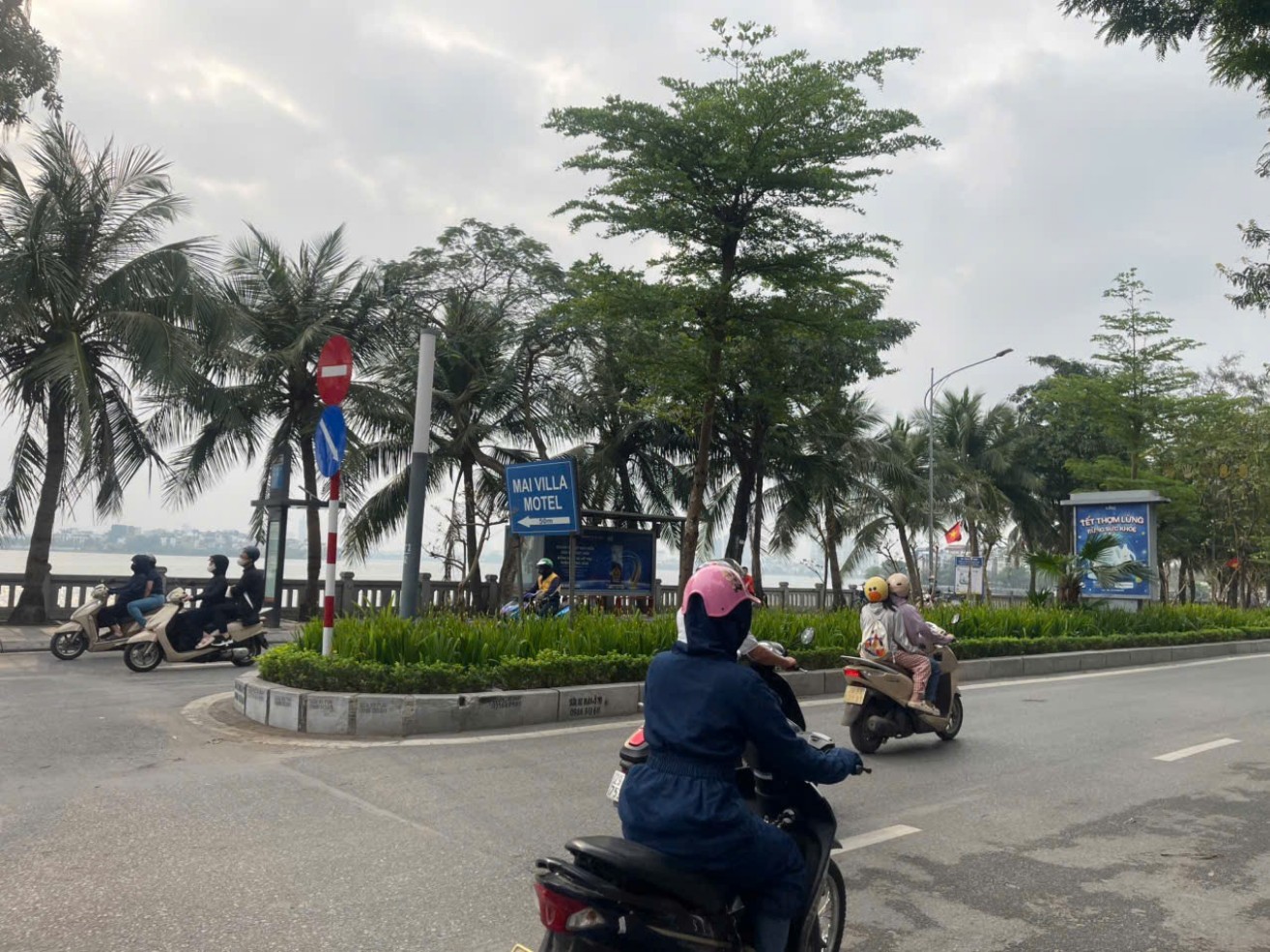 Bán tòa căn hộ dịch vụ tại Tây Hồ, 50m², 6 tầng, ngõ ô tô, dòng tiền 60 triệu/tháng, vài bước chân ra Hồ Tây