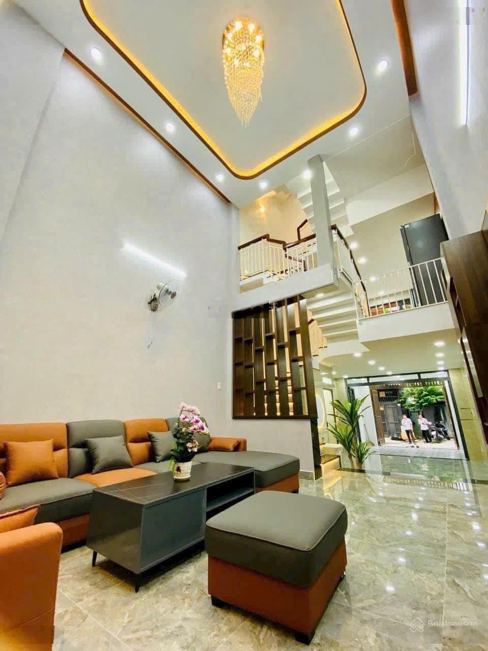 Ngay Công viên Nguyễn Sĩ Sách Bán nhà 56m2 Hoàng Bật Đạt,P15,Tân Bình. Chỉ 6 tỷ. Xây 1 trệt 3 lầu.