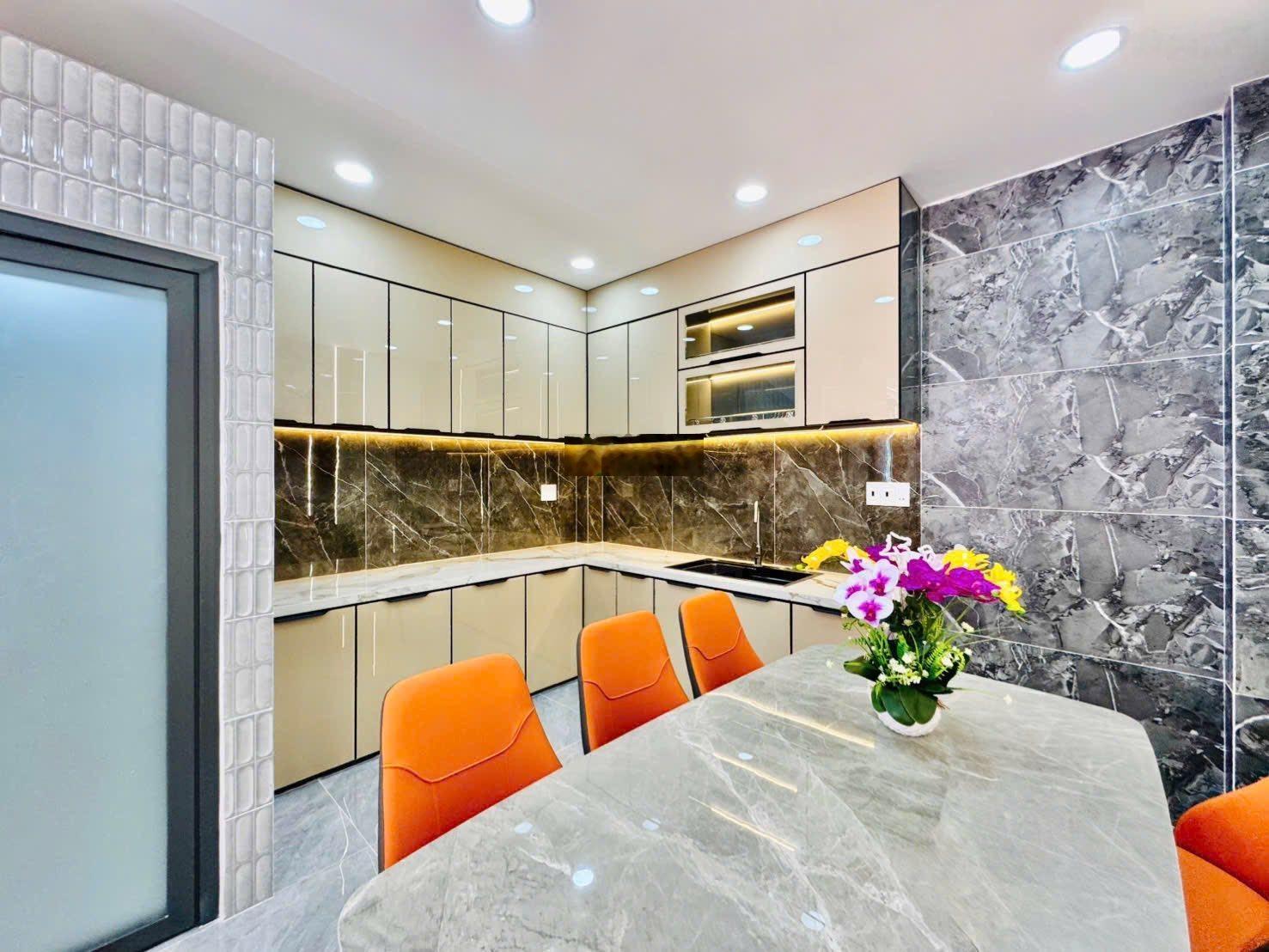 Chủ ký gửi nhà phổ quang, p.2, tân bình - 56m2 - 1 trệt 2 lầu - 3pn 4wc - shr giá 2 tỷ 850tr còn tl