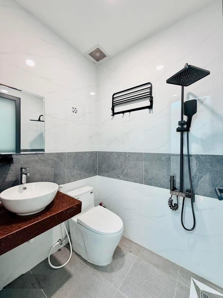 Bán nhà riêng đẹp xuất sắc tại Phan Đăng Lưu, P 1, Phú Nhuận, DT 67,5m2, giá 3 tỷ 250tr, sổ riêng