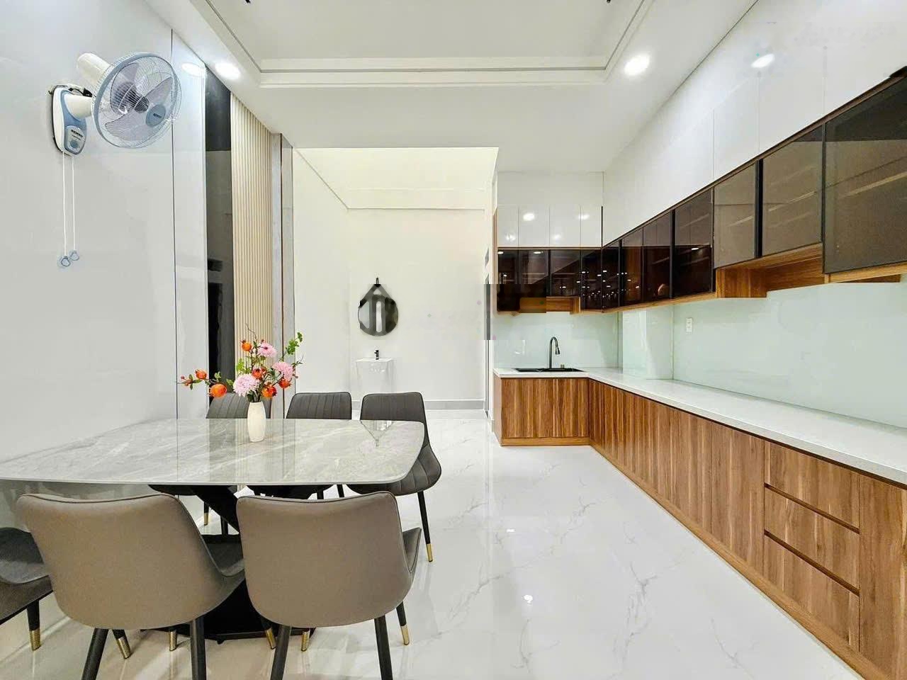 Nhà vị trí tốt, sẵn dòng tiền 12tr/ tháng đường bùi thị xuân, tân bình/ dt 50,6m2/ sổ sẵn/ 3 tỷ 360